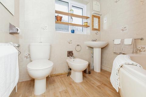 21 Beacon Drive, Loughborough, LE11 2BD