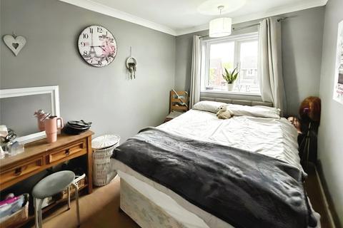 3 bedroom semi-detached house for sale, Kenilworth Avenue, Leicestershire LE11