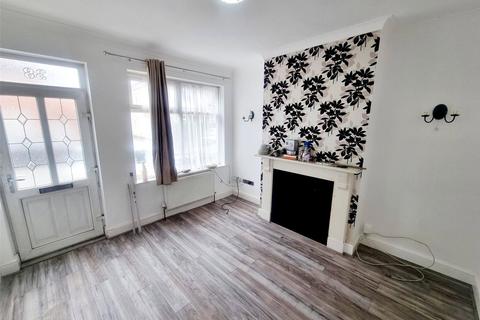 3 bedroom terraced house to rent, Warner Place, Leicestershire LE11