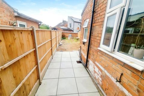 3 bedroom terraced house to rent, Warner Place, Leicestershire LE11