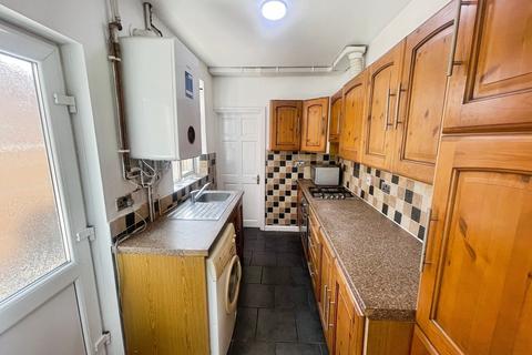 3 bedroom terraced house to rent, Warner Place, Leicestershire LE11