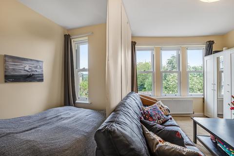 2 bedroom flat for sale, Farnley Road, Menston, Ilkley, West Yorkshire, LS29