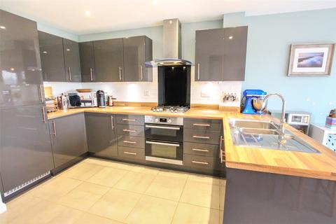 3 bedroom end of terrace house for sale, Shoe Lane, Bristol BS39