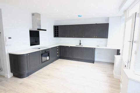 2 bedroom flat for sale, Moorfield Road, Orpington BR6