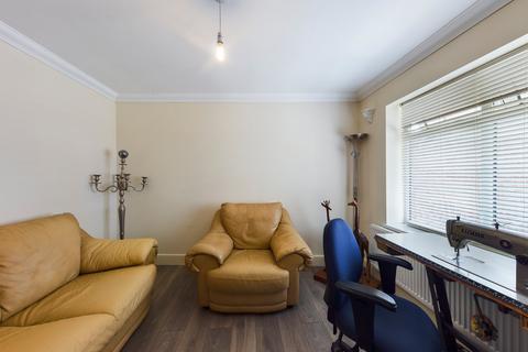31 Coniston Way, Hornchurch, RM12 5EH