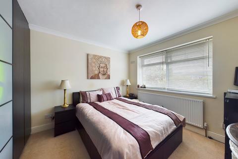 31 Coniston Way, Hornchurch, RM12 5EH