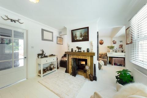 4 bedroom terraced house for sale, Woodlands Road, Romford RM3