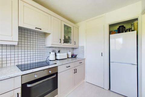 37 Leston Close, Rainham, RM13 9NF
