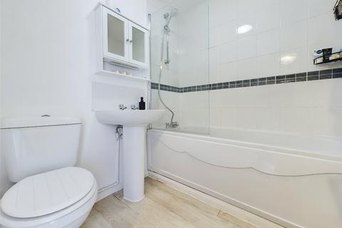 37 Leston Close, Rainham, RM13 9NF