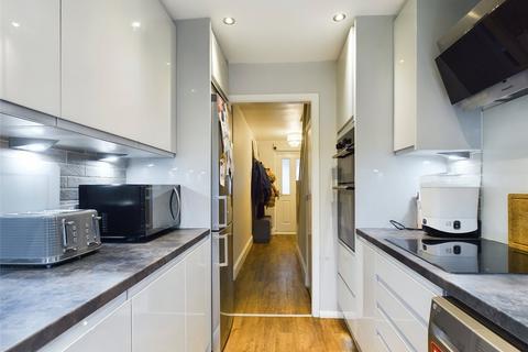 25 Ashvale Gardens, Romford, RM5 3QA