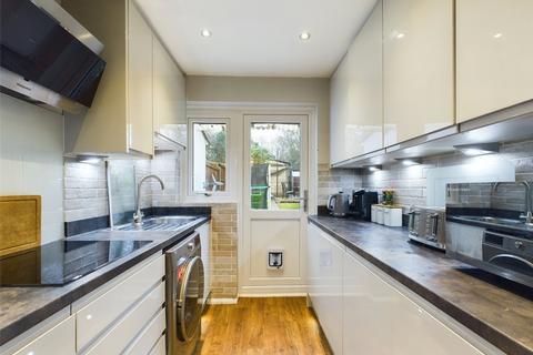 25 Ashvale Gardens, Romford, RM5 3QA