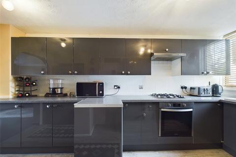 7 Honeysuckle Close, Romford, RM3 8XH