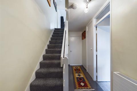 7 Honeysuckle Close, Romford, RM3 8XH
