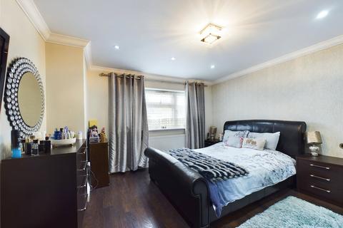 2a Chestnut Glen, Hornchurch, RM12 4HL