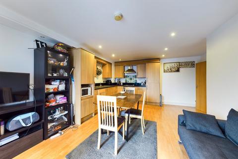 2 bedroom flat for sale, Halyards Court, Romford RM1