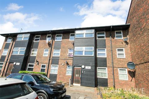 83 Bellflower Path, Romford, RM3 8JF