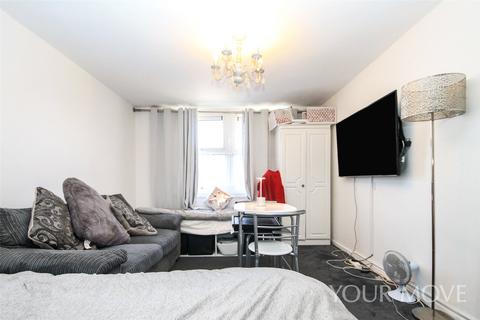 83 Bellflower Path, Romford, RM3 8JF