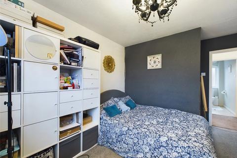 5 Courage Close, Hornchurch, RM11 2BJ
