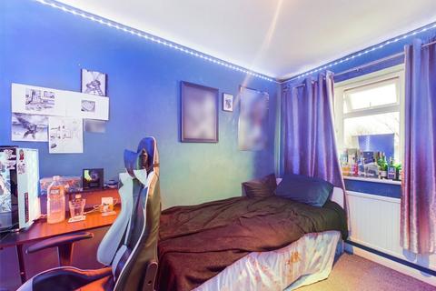 5 Courage Close, Hornchurch, RM11 2BJ