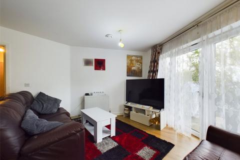 2 bedroom flat for sale, Maxwell Road, Romford RM7