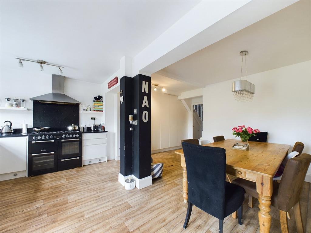 Kitchen/Dining Area