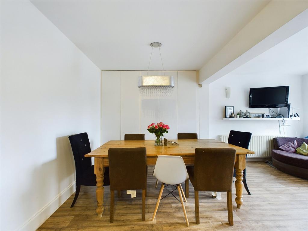 Kitchen/Dining Area