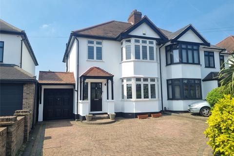 107 Pettits Lane, Romford, RM1 4ER