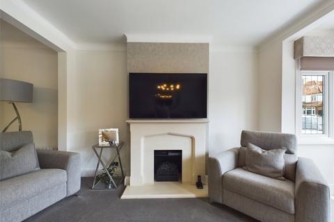 107 Pettits Lane, Romford, RM1 4ER
