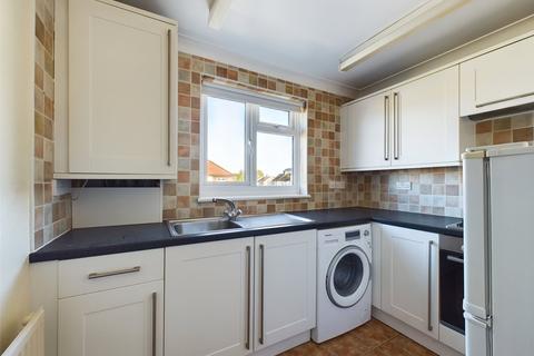 2 bedroom flat to rent, Rush Green Road, Romford RM7