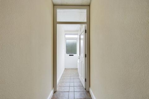 2 bedroom flat to rent, Rush Green Road, Romford RM7