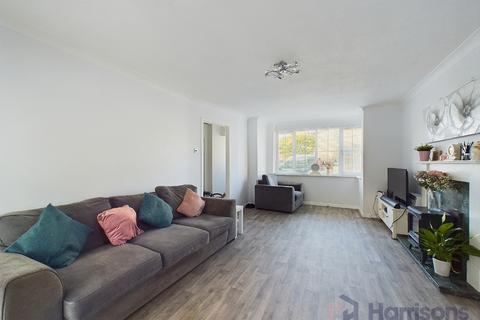 40 Yeates Drive, Kemsley, Sittingbourne, ME10 2UH