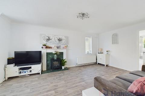 40 Yeates Drive, Kemsley, Sittingbourne, ME10 2UH