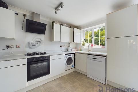 40 Yeates Drive, Kemsley, Sittingbourne, ME10 2UH