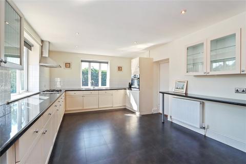 13 Avon Close, Rowlands Gill, NE39 1AE