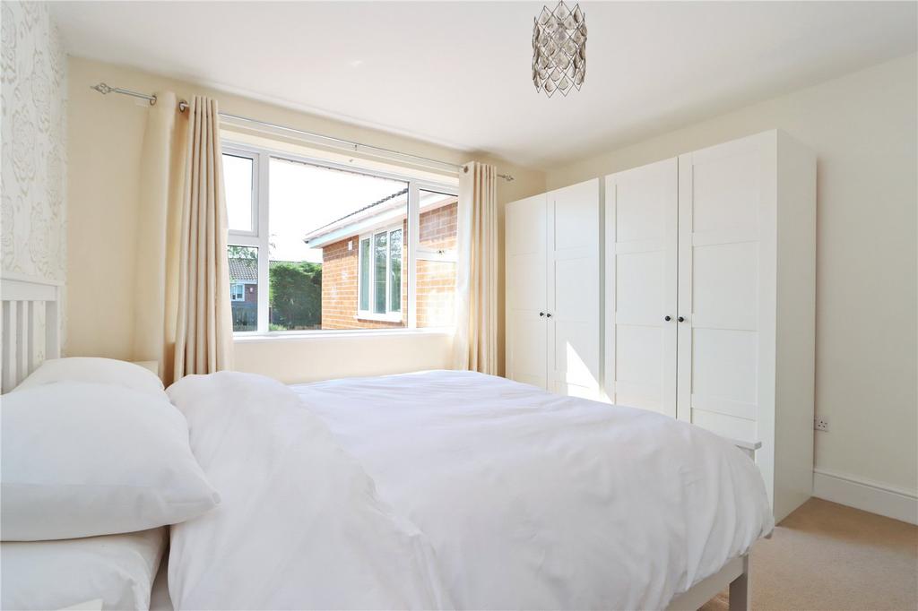 Bedroom 1 Pic 2