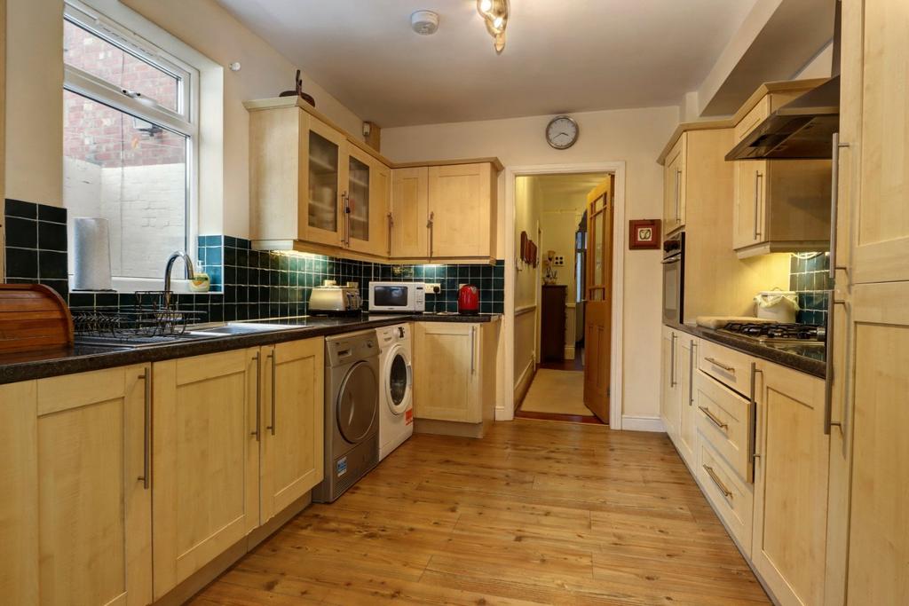 Kitchen Pic 3
