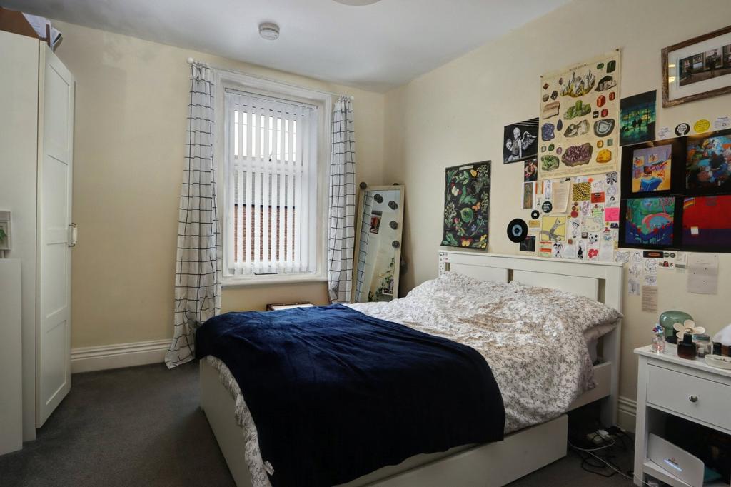 Bedroom 2 Pic 2