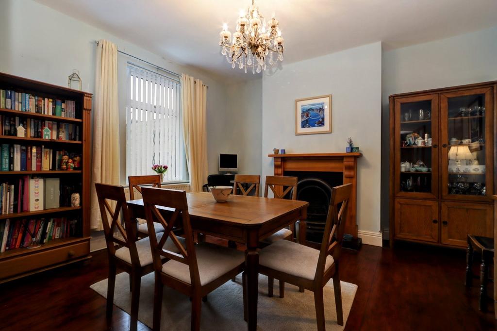 Dining Room Pic 1