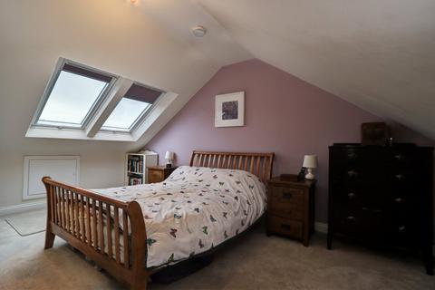 18 Hugar Road, High Spen, Rowlands Gill, NE39 2BJ