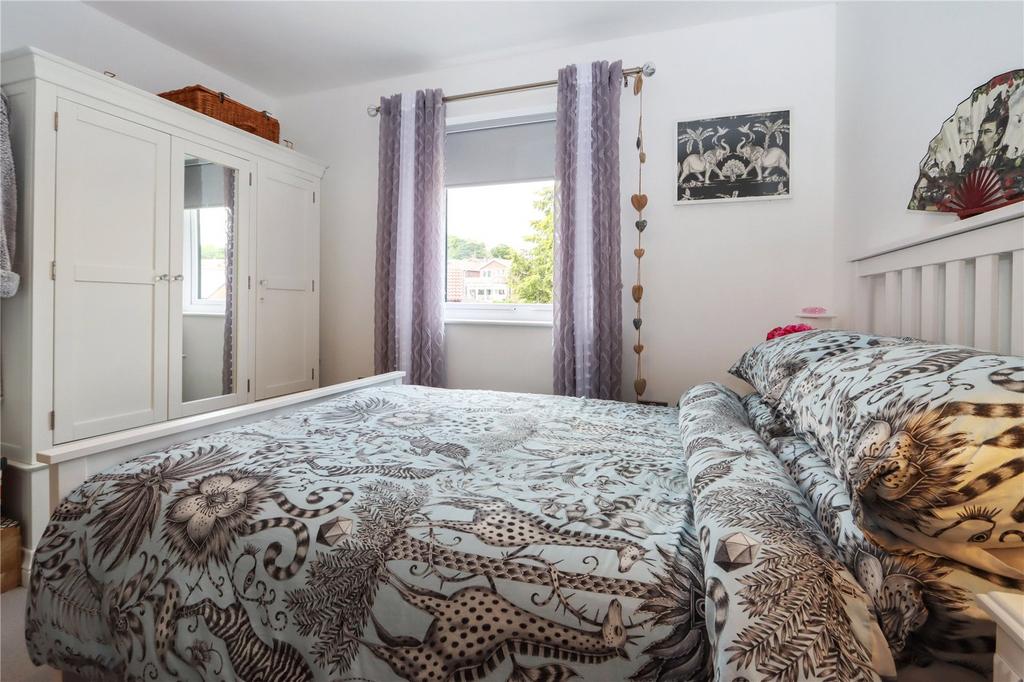 Bedroom 2 Pic 2