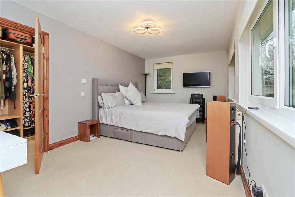 Master Bedroom Pic 1