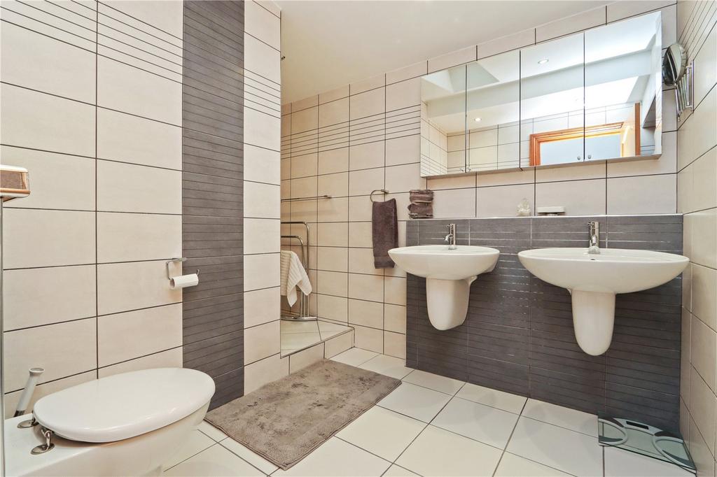 En Suite Shower Pic1