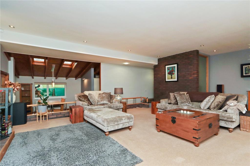 Lounge Pic 4