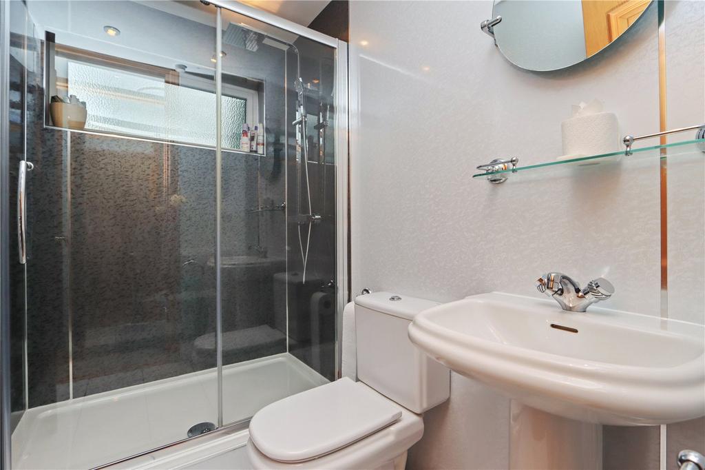 G.F. Shower Room