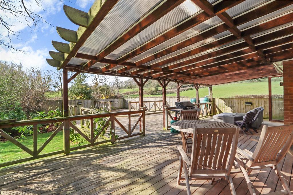 Covered Decking Pic2
