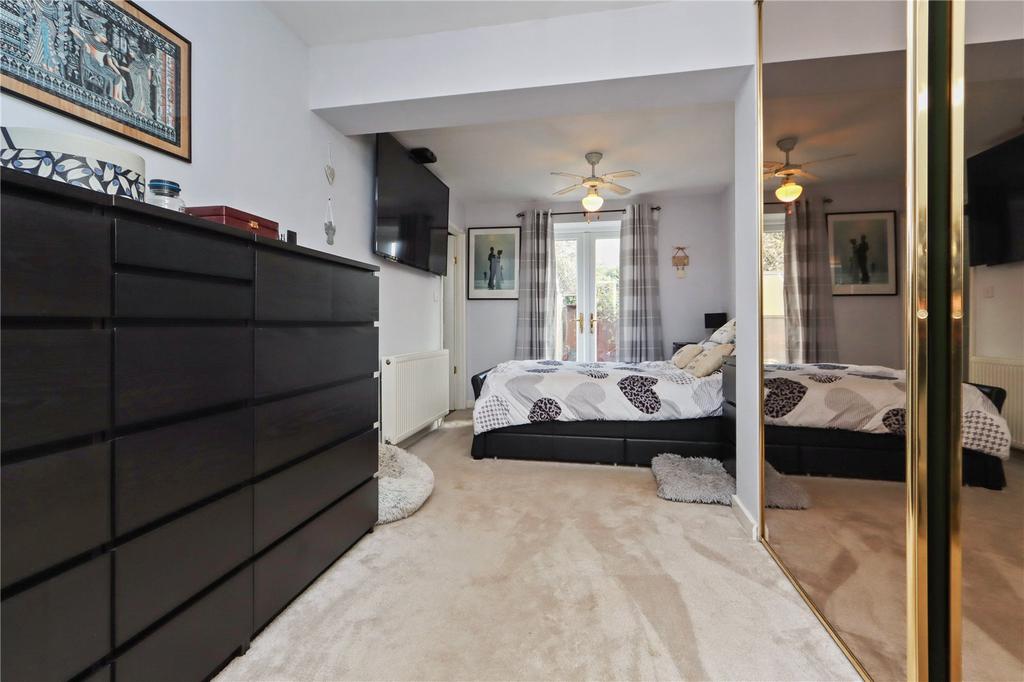 Bedroom 1 Pic 1
