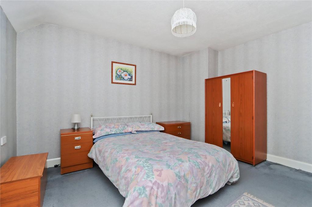 Bedroom 1 Pic 2