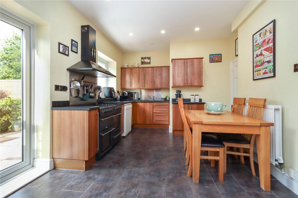 Kitchen Diner Pic 2