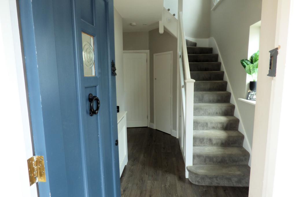 Springfield Gardens, Upminster RM14 3 bed semidetached house for sale