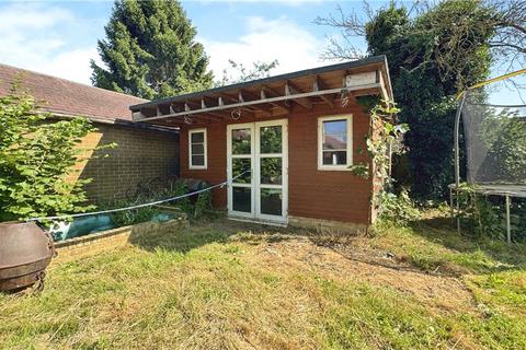 3 bedroom bungalow for sale, Clammas Way, Uxbridge